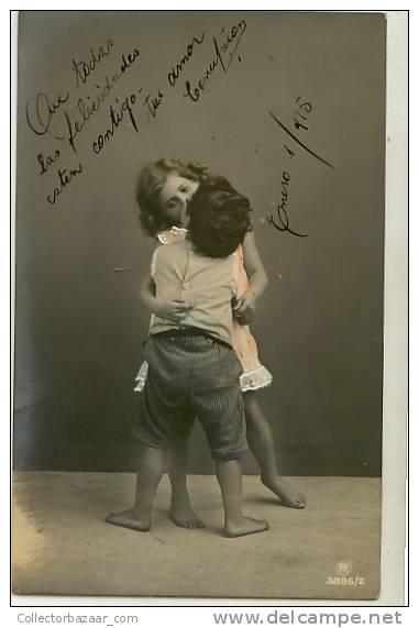 URUGUAY Ca 1900 Children Kiss Photograph POSTCARD - Otros & Sin Clasificación