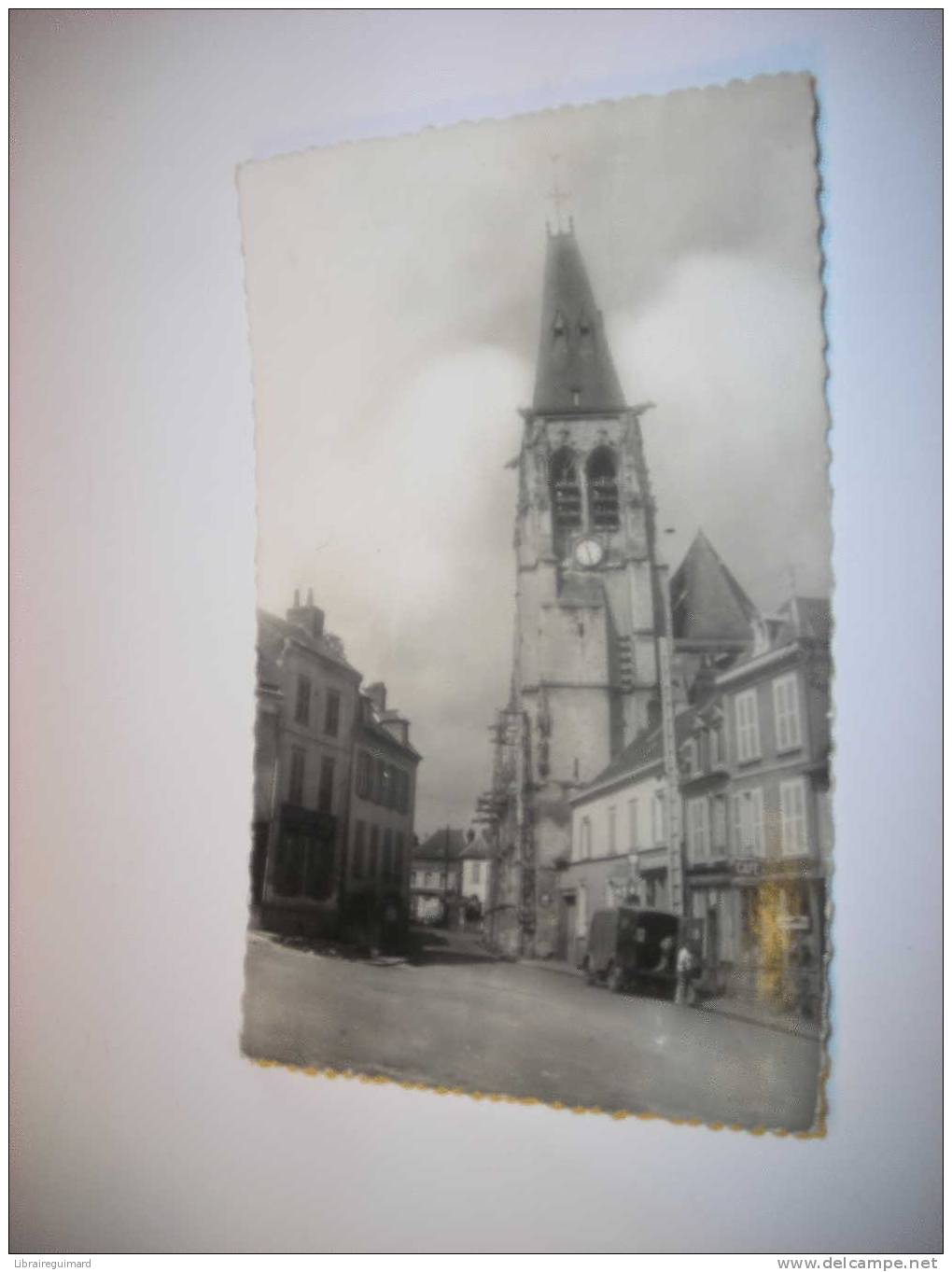 2 Bqh - CPSM - CONTY - L'Eglise Et La Place - [80] Somme - - Conty