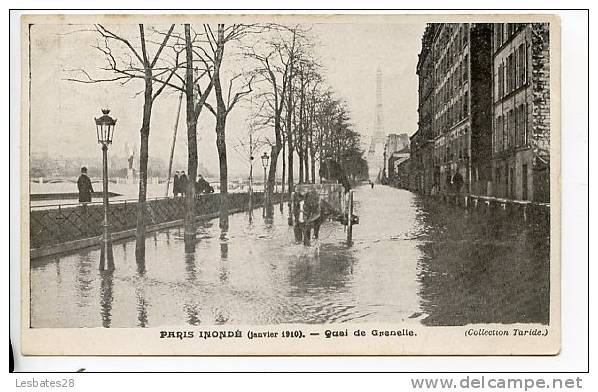 CPA 75.-PARIS Inondé .15e Quai De Grenelle - Janvier 1910. -CRUE DE LA SEINE.-personnage En Voiture à Cheval.-MOD 280 C - Arrondissement: 19