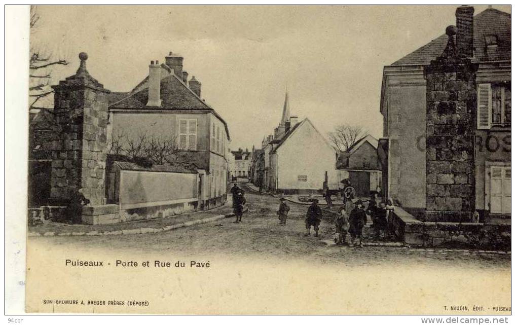 CPA (45)     PUISEAUX  Porte Et    Rue Du Pavé - Puiseaux