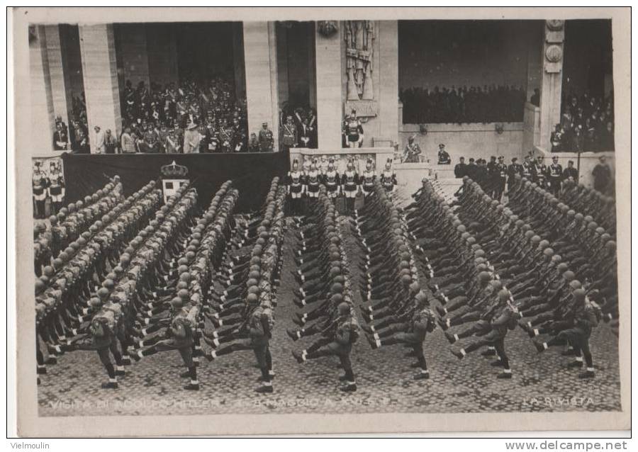 VISITA DI ADOLFO HITLER LA RIVISTA DEFILE MILITAIRE DEVANT TRIBUNE TRES RARE - Personen