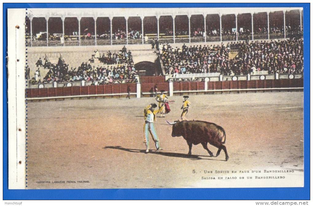 Tiere; Toros; Corrida;  Salida En Falso De Un Bandelirello - Stierkampf