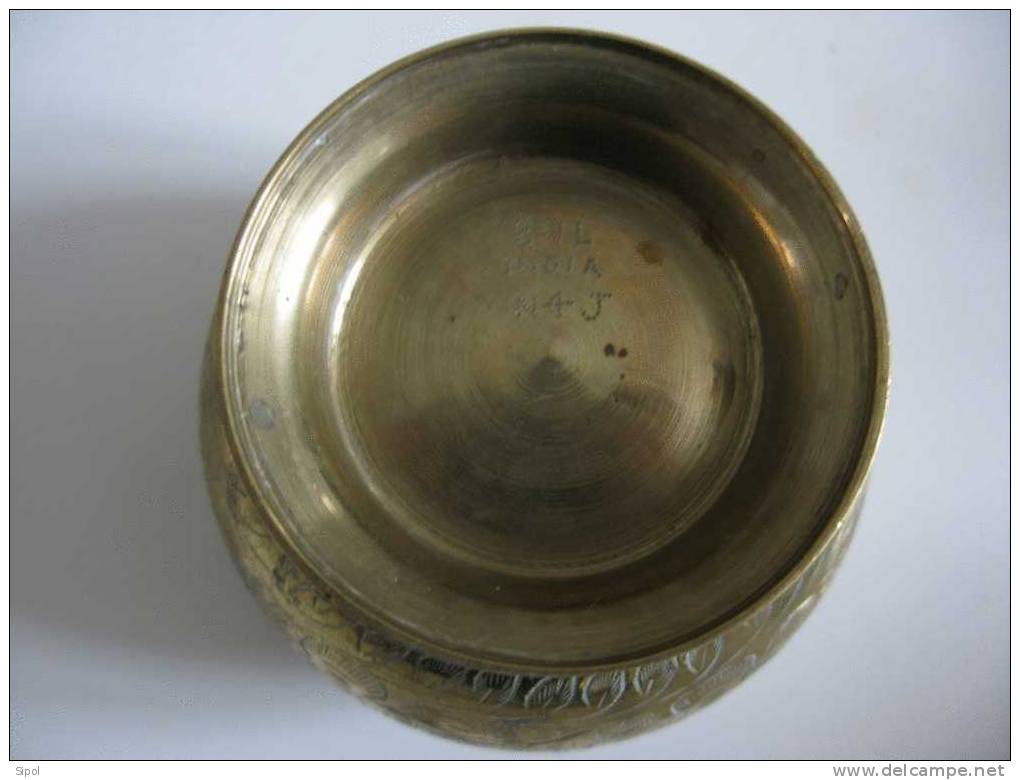 Cendrier En Bronze  Avec Couvercle - Grille Marqué Au Dos BUL India N4J - TBE - Metall