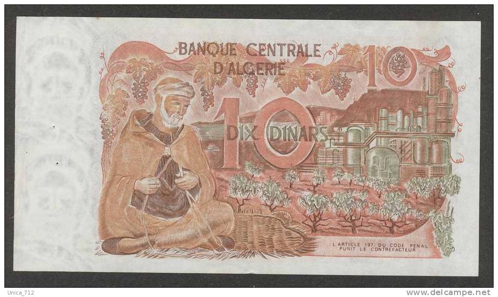 Algérie - Billet De 10 Dinars Du 1-11-1970  Presque Neuf - Algérie