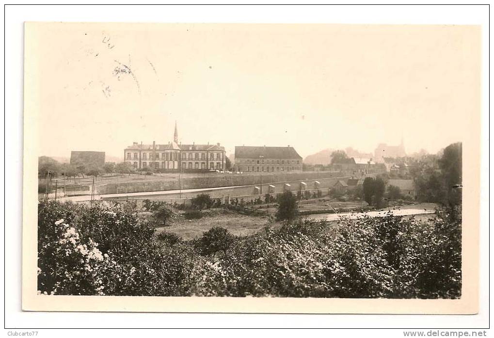 Conches-en-ouche (27) :L'hospice Et La Vallée Du Rouloir En 1951. - Conches-en-Ouche