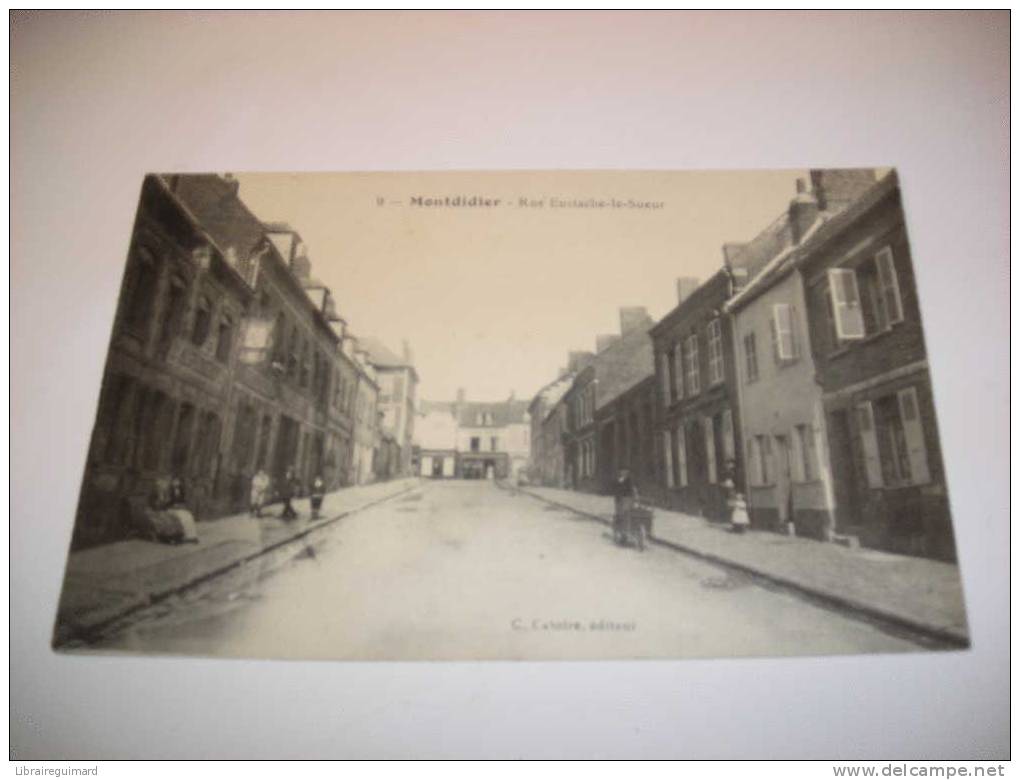 2 Bsf - CPA N°9 - MONTDIDIER - Rue Eustache-Le-Sueur - [80] Somme - - Montdidier