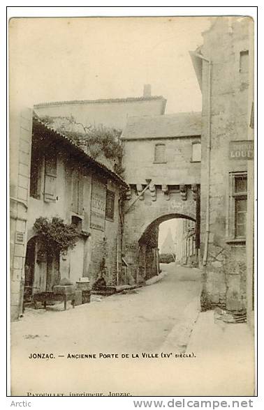 Jonzac Ancienne Porte De La Ville XVe Siècle - Jonzac