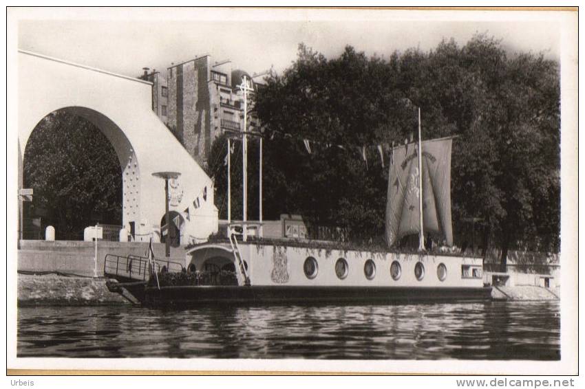 CPA Exposition Internationale 1937 "péniche Protestante" - Expositions