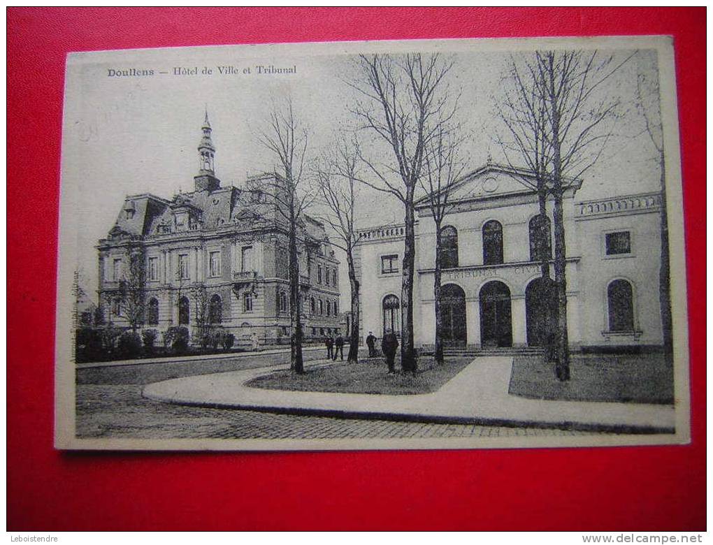 CPA-80-SOMME-DOULLENS-HOTEL DE VILLE ET TRIBUNAL-ANIMEE AVEC DES PERSONNAGES EN PETIT-NON VOYAGEE-CARTE EN BON ETAT - Doullens