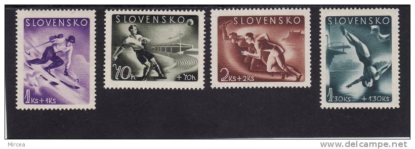 C1283 - Slovaquie 1944 - Yv.no.108/11 Neufs** - Ungebraucht