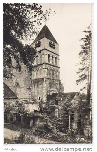 COURTENAY Clocher De L´Eglise Saint Pierre Et Saint Paul - Courtenay