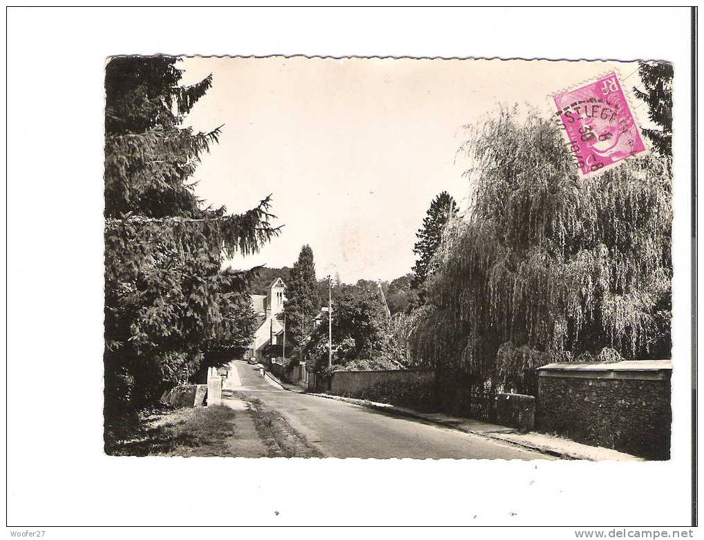 CPSM   SAINT LEGER EN YVELINES  Route De Montfort L'amaury - St. Leger En Yvelines