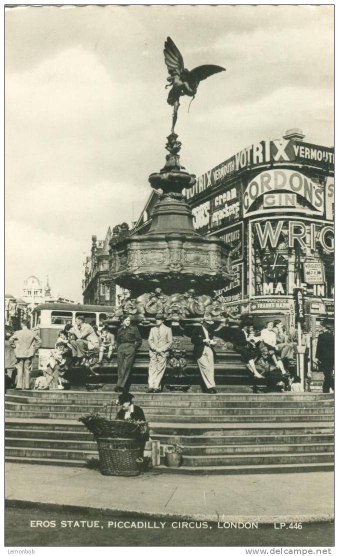 Britain United Kingdom - Eros Statue, Piccadilly Circus London 1958 Real Photograph Postcard [P1390] - Piccadilly Circus