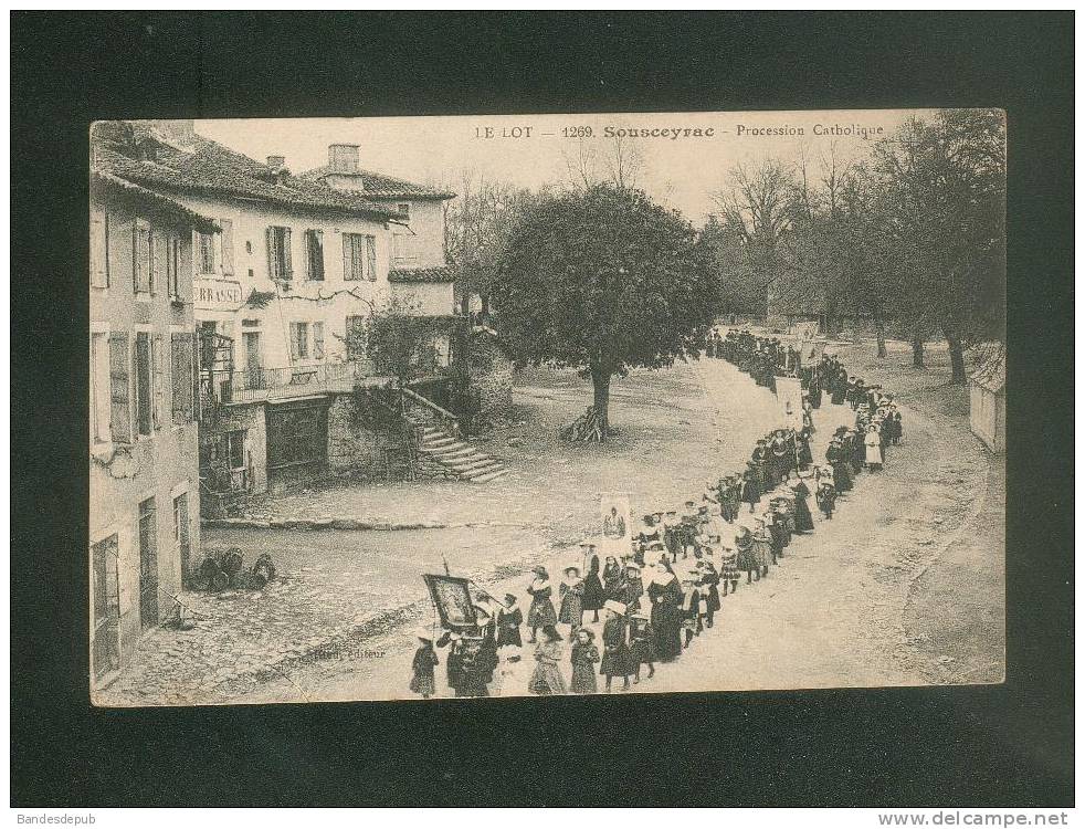 Sousceyrac ( Lot 46) - Procession Catholique ( Exclu. Féminine  Fillette Jeune Fille Femme Bonne Soeur Religion N°1269) - Sousceyrac