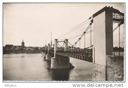 JARGEAU Le Pont Sur La Loire - Jargeau