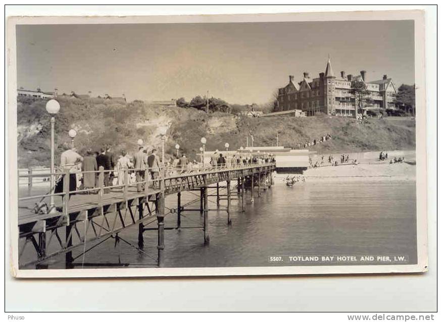 UK671 :  TOTLAND BAY  Hotel And Pier - Autres & Non Classés