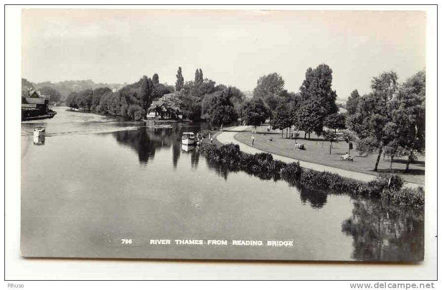 UK668 :  River Thames From READING Bridge - Reading