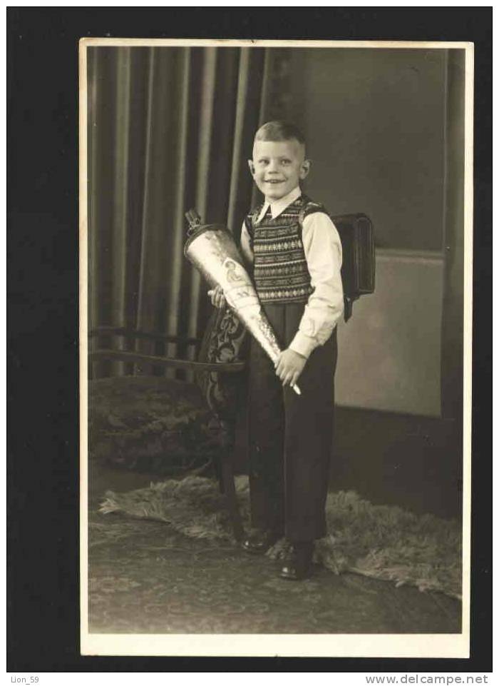 Germany Children BOY School Start Real Photo 1951 / 10462 - Eerste Schooldag