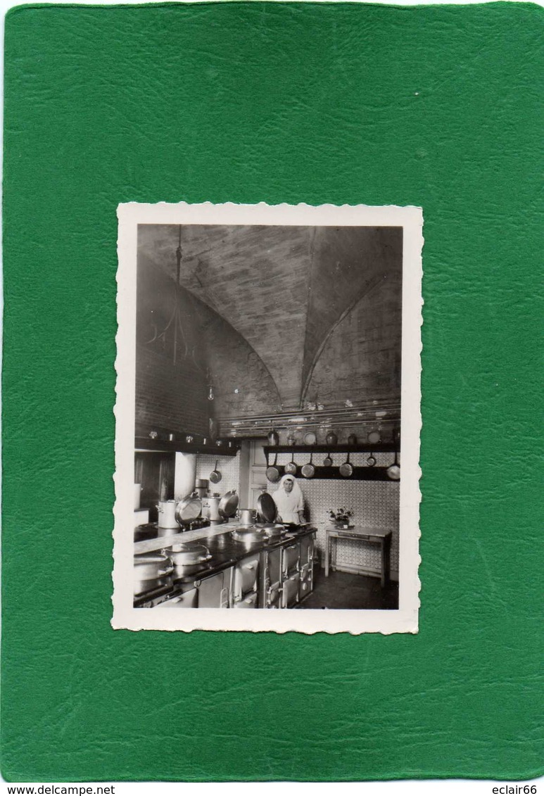 80 -VALLOIRES -LE PREVENTORIUM,LES CUISINES DANS LE  Cadre Du XVIIIe ANIMEE PHOTO Dentellée 9cmX6,5cm EDIT YVON - Autres & Non Classés