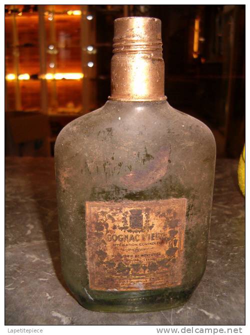 Ancienne Petite Bouteille De Poche / Flask. COGNAC VIEUX. Distilerie De Monthyon Montrouge (Seine) Années 1930 - Autres & Non Classés