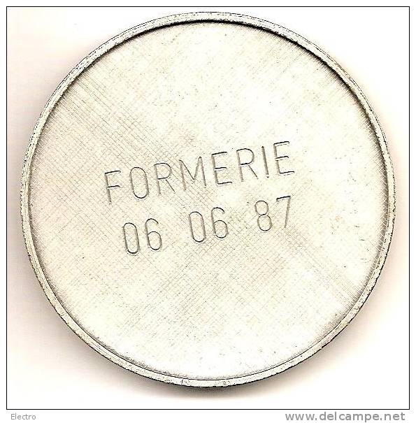 MEDAILLE DE FOOTBALL 1987. FORMERIE - Other & Unclassified