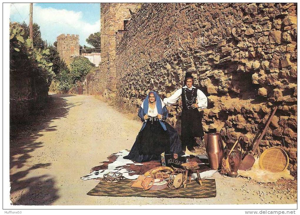 Italia 1982. Cartolina Di  IGLESIAS  -  Costumi E Torri Pisane. - Iglesias