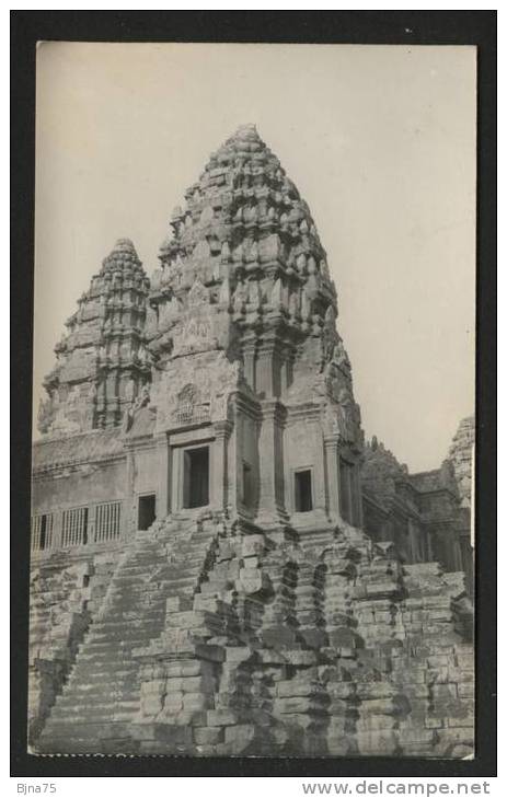 CAMBODGE  ANGKOR VAT    -   Vue D'angle Sur Le Massif Central - 3ème Enceinte Et Tom Central - Cambodia