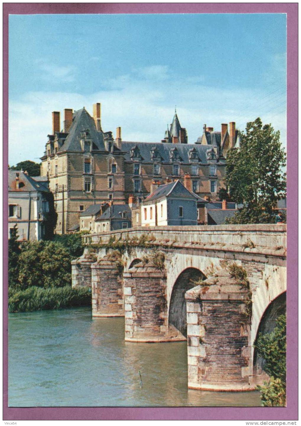 DURTAL - Le Pont Sur Le Loir Et Le Château. Ed. Combier N° E4912722441bis. Non Circulé. 2 Scans - Durtal