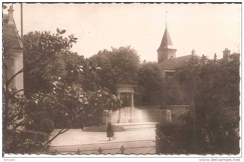 MONTGERON .. LE MONUMENT AUX MORTS - Montgeron