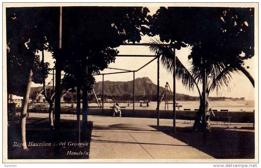 HAWAII : HONOLULU - ROYAL HAWAIIAN HOTEL GROUNDS - CARTE ´VRAIE PHOTO´ VOYAGÉE En 1930 (e-051) - Honolulu