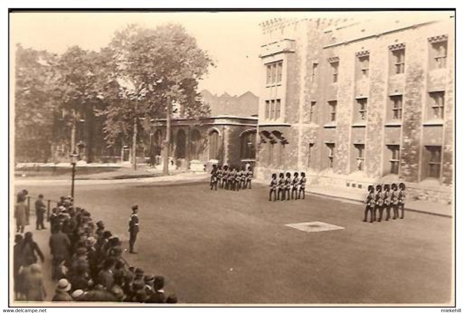 DEFILE MILITAIRE-LONDON-photographie Originale - Buckingham Palace