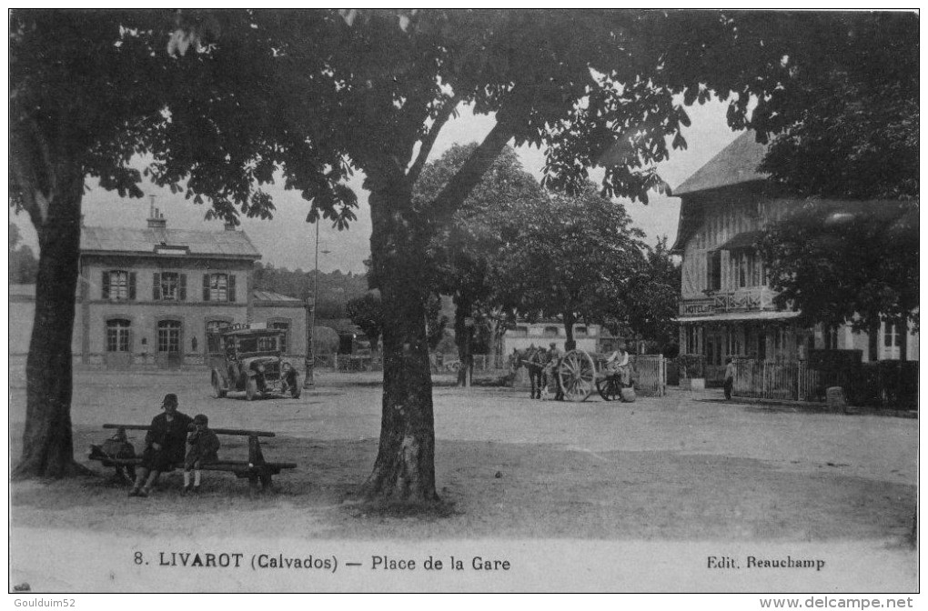 Place De La Gare - Livarot