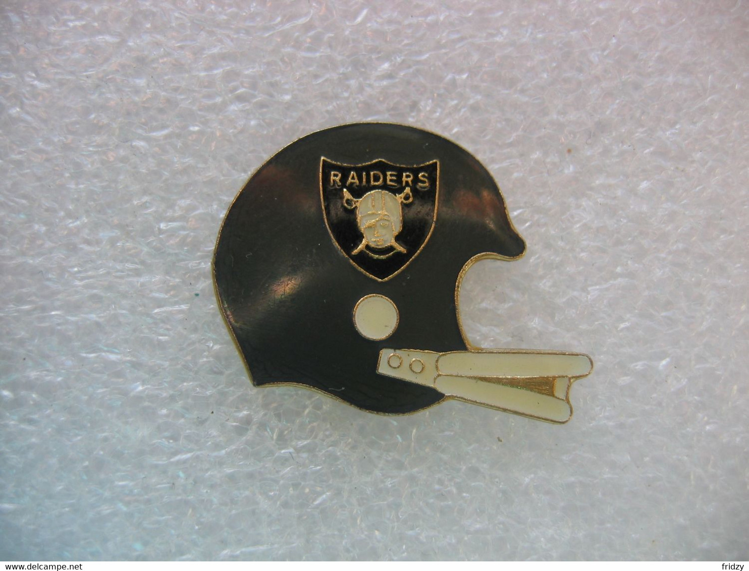 Pin's RAIDERS Casque De Football Americain - Football