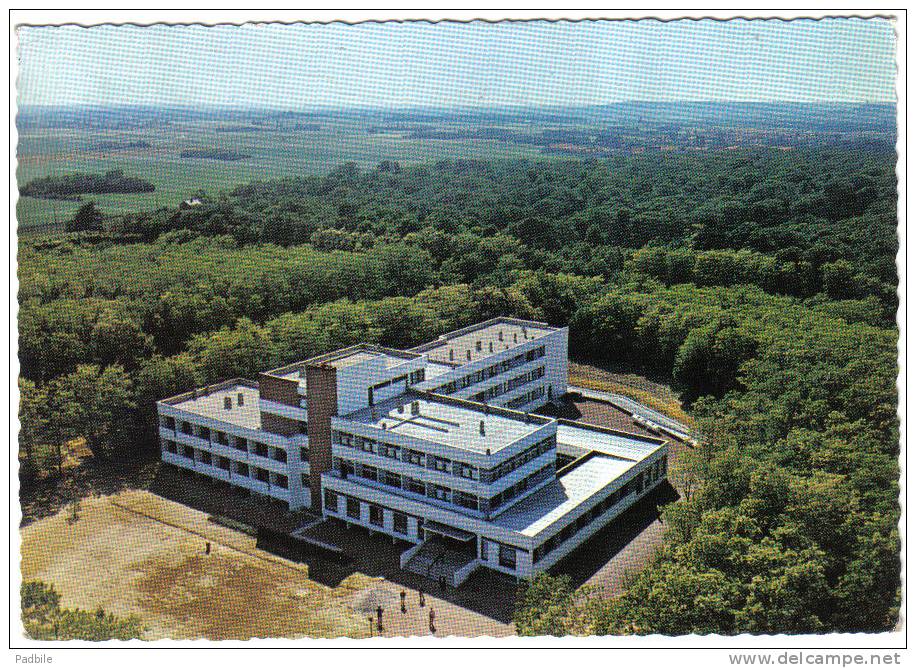 Carte Postale 91. Flery-Mérogis  La Clinique Frédéric Henri Manhes  Vue D'avion Trés Beau Plan - Fleury Merogis