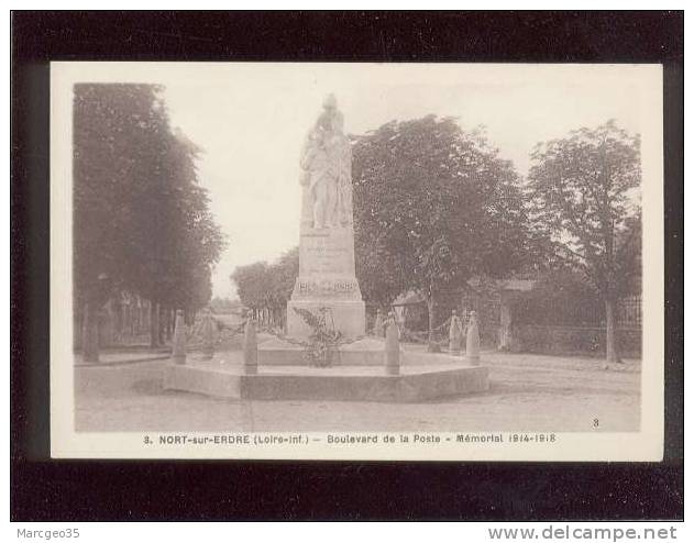 Nort Sur Erdre Bd De La Poste Mémorail 1914-1918 édit.chapeau N° 3 - Nort Sur Erdre