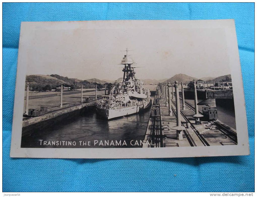 Transiting The Panama Canal - Vers 1930 ( Passage D´un Navire De Guerre). Bateau - Panama