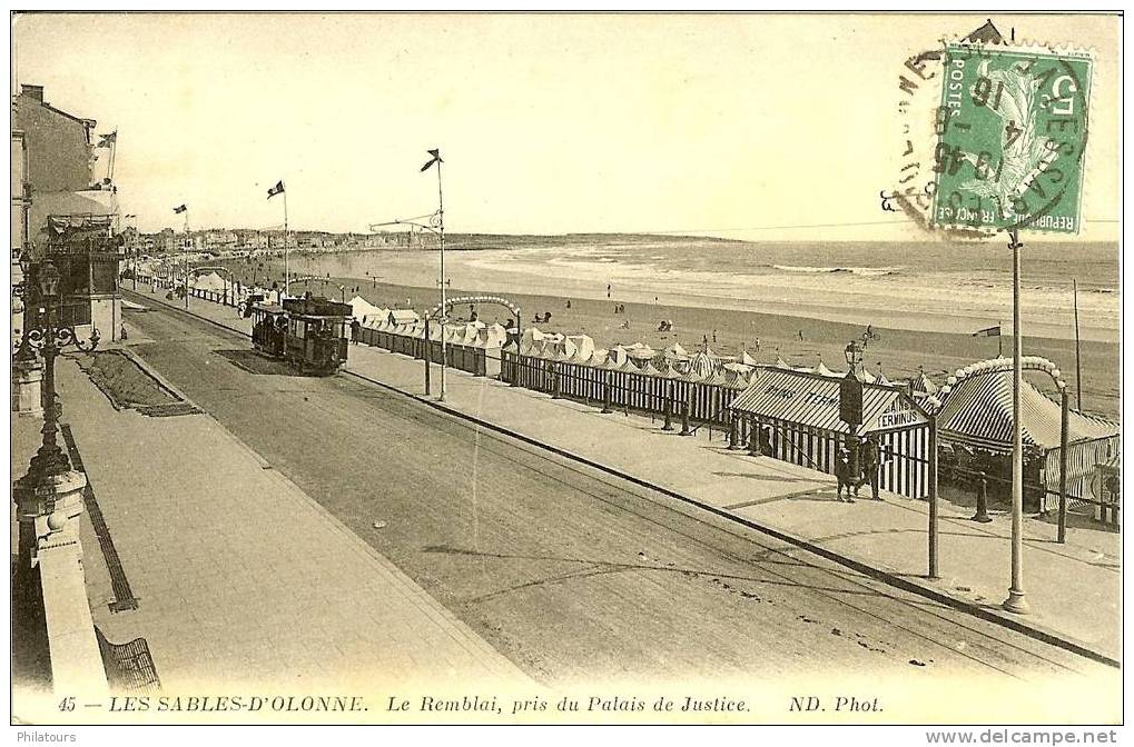 LES SABLES D'OLONNE  -  Le Remblai, Pris Du Palais De Justice - Sables D'Olonne