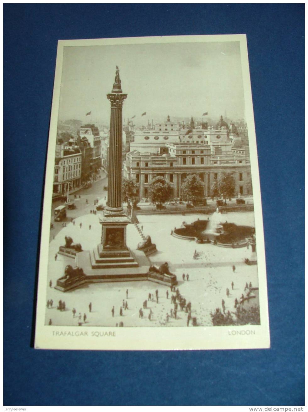 LONDON  - Trafalgar Square - Trafalgar Square