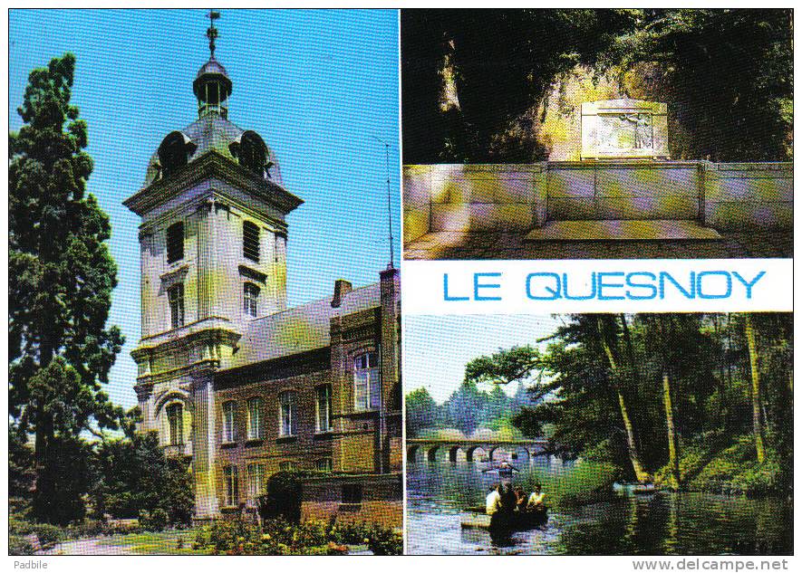 Carte Postale 59. Le Quesnois  Le Beffroi  Et L'hotel De Ville Trés Beau Plan - Le Quesnoy