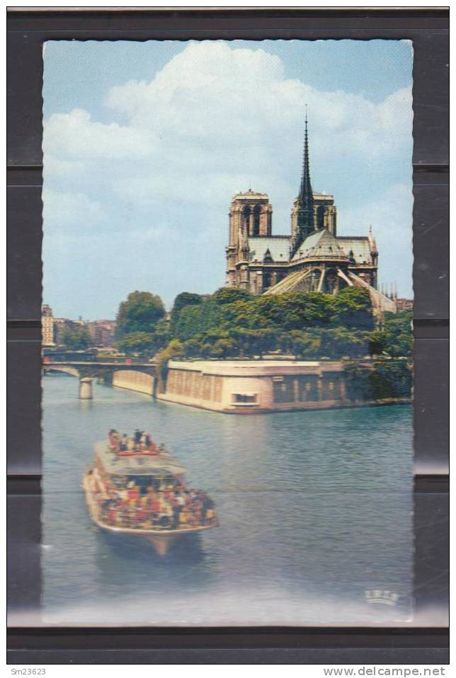 Liners  (Sch212)  Paris - Notre Dame - Dampfer