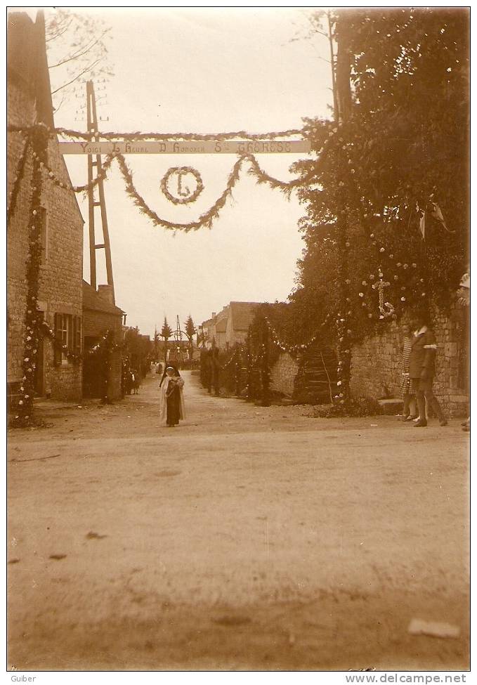 Assesse Rue De La Gendarmerie Bénédiction Sainte Thérese  Mlle Lecomte 1928  Photo Brune 16X12 - Assesse