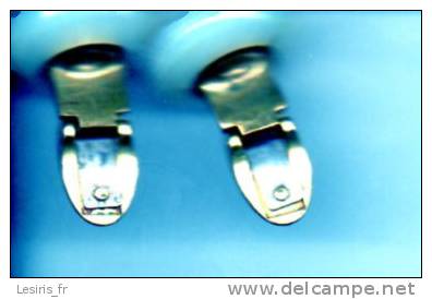 PAIRE DE BOUTONS DE COL OU DE MANCHETTES - NACRE - Cuff Links & Studs