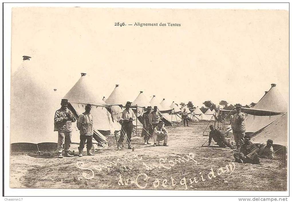 56 -  CAMP DE COËTQUIDAN  - Alignement Des Tentes -  Animée  Militaires Au Repos - Guer Coetquidan