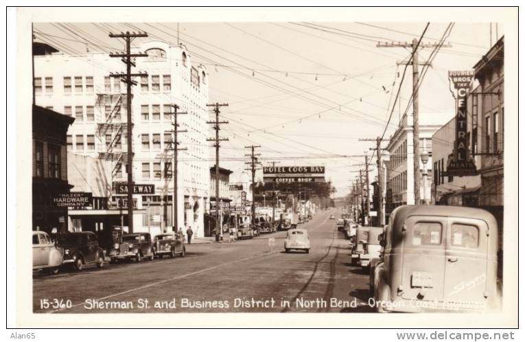 North Bend OR, Sherman St Business District, Auto Hotel Signs, On C1940s Vintage Real Photo Postcard - Sonstige & Ohne Zuordnung