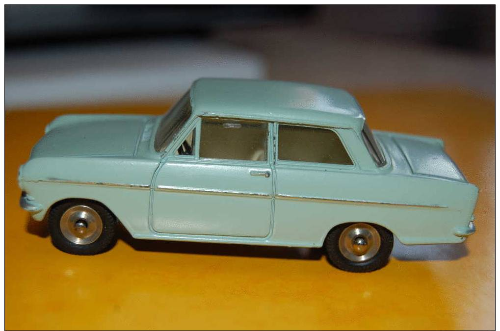 [V#146] Dinky Toys #540 - Opel Kadett - Tres Bon état - Dinky