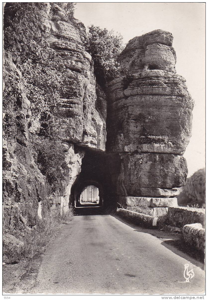 Cpm  07 Ardeche Ruoms Les Defiles Le Tunnel - Ruoms