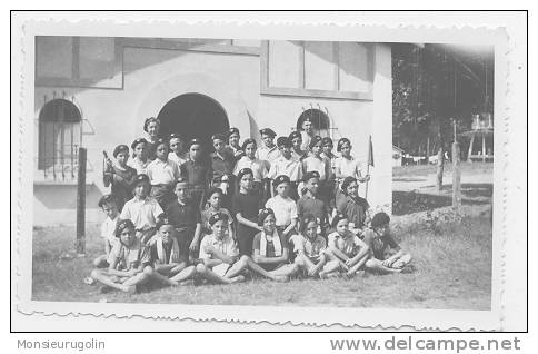 SCOUTIMES )) SCOUT - CAP BRETON ETE 1948 - Groupe Devant Le Batiment - Scoutisme