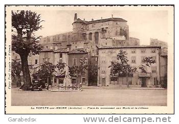 Carte Postale De LA VOULTE SUR RHONE - Place Du Monument Aux Morts Et Le Château (Editions Paul Jacquin). - La Voulte-sur-Rhône