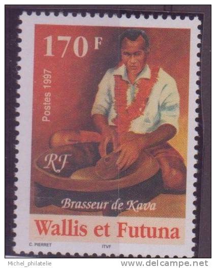WALLIS ET FUTUNA N° 501** NEUF SANS CHARNIERE  BRASSEUR DE KAVA - Unused Stamps