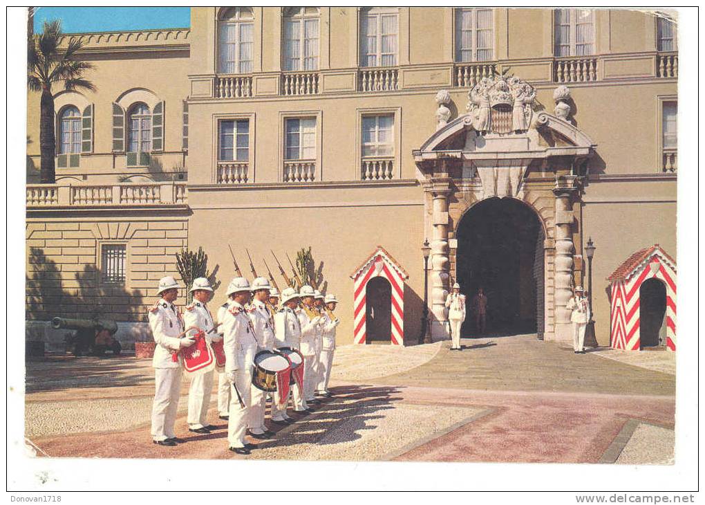 Pincipauté De MONACO - La Relève De La Garde Du Palais - Militaire - Fanfare - Parade - Fusil - CPSM - Prince's Palace